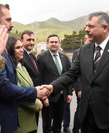 Bakan Çiftçi, Bitlis’te