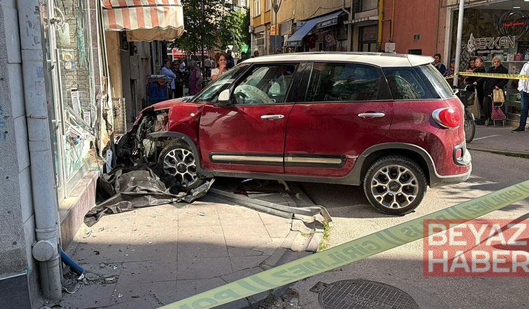 Kendisine çarpan otomobil ile duvar arasında sıkışan Gökçe öldü