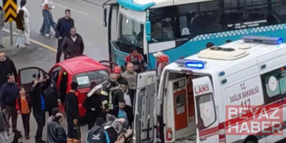 Erzurum’da halk otobüsü ile otomobil çarpıştı: 5 yaralı