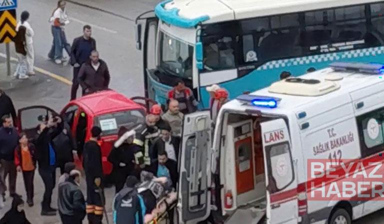 Erzurum’da halk otobüsü ile otomobil çarpıştı: 5 yaralı
