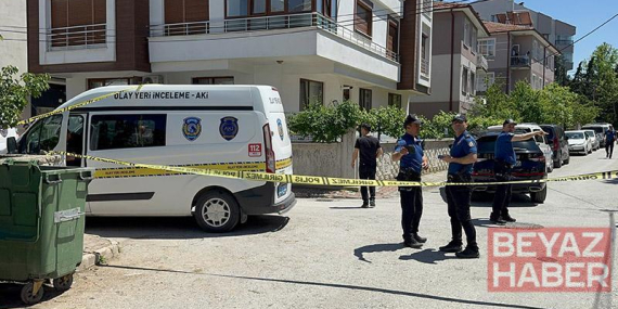 Polis, parkta elleri kanlı buldu; anne ve babasını öldürdüğü ortaya çıktı
