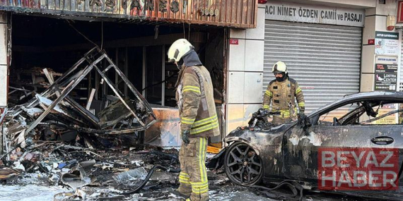 Şişli’de otomobil iş yerine girdi, yangın çıktı: 2 yaralı