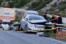 Düğün dönüşü kaza; 1 ölü, 3 yaralı