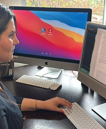 Sanal medya, gençlerin kimliklerini yeniden inşa ettikleri bir platform niteliği taşıyor