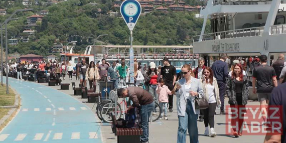 Bebek Sahili’nde piknik yapıp balık tuttular; güneşli havanın keyfini çıkardılar