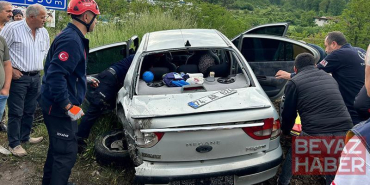 TIR, otomobille çarpıştıktan sonra devrildi: 6 yaralı