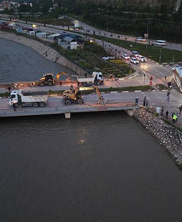 Tokat’ta Çedaş Kavşağı Köprüsü’nün yıkımına başlandı
