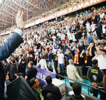 Bir kitle partisinin gençlik şöleni