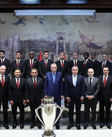 Cumhurbaşkanı Erdoğan, Süper Lig şampiyonu Galatasaray’ı kabul etti