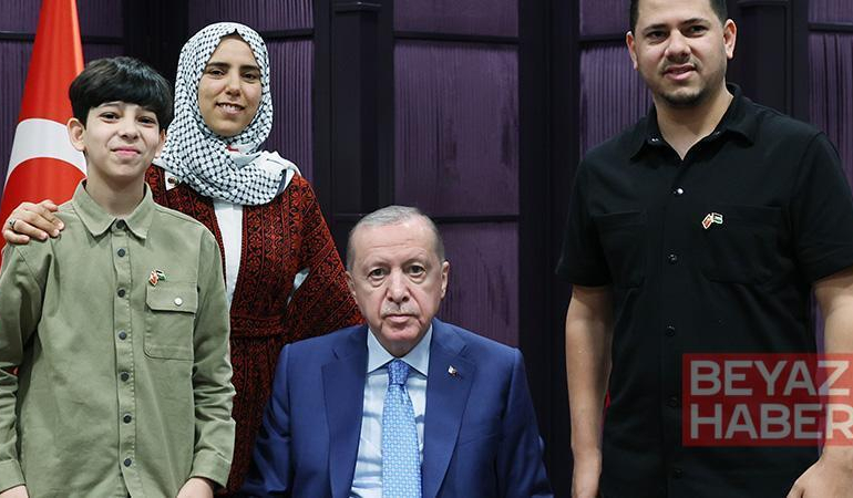 Cumhurbaşkanı Erdoğan, Gazzeli Ebu Cezer ve ailesini kabul etti