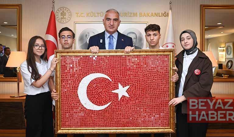 Bakan Ersoy, genç sanatçıları kabul etti