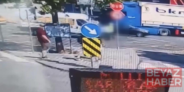 Dolmabahçe’de minibüsün çarptığı kadın trafik polisi ağır yaralandı; kaza kamerada