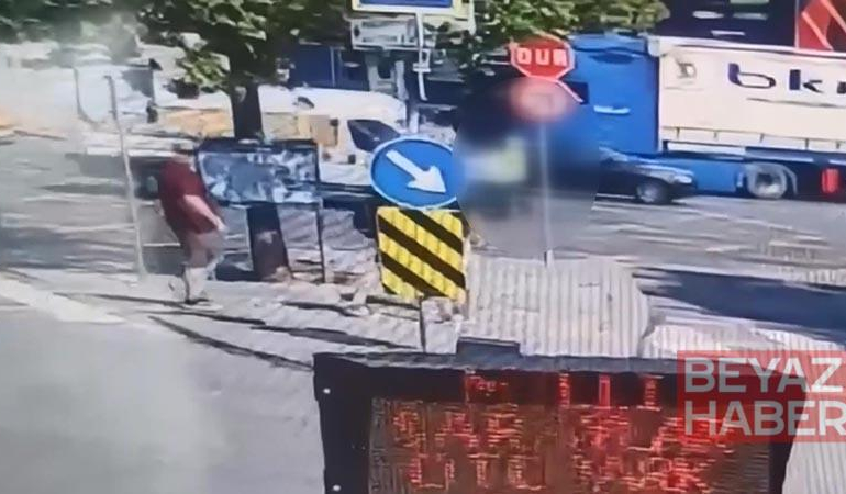 Dolmabahçe’de minibüsün çarptığı kadın trafik polisi ağır yaralandı; kaza kamerada