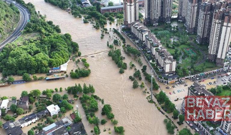 Çin’de şiddetli yağış sele neden oldu: 21 ölü
