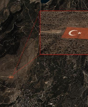 GÖKTÜRK-1 uydusu, Torosların zirvesine işlenen Türk bayrağını görüntüledi