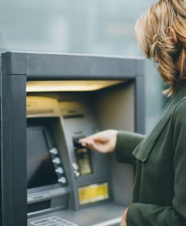 ATM kartı yutarsa ne yapmalı? Uzmanlar uyardı: Bu hataları sakın yapmayın