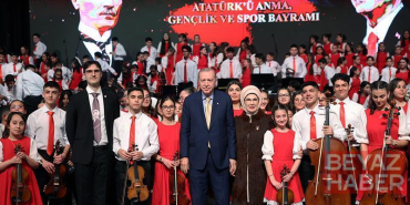 Cumhurbaşkanı Erdoğan ve eşi Emine Erdoğan, Cumhurbaşkanlığı Çocuk Orkestrası ve Korosu konserine katıldı
