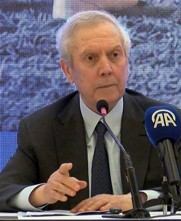 Aziz Yıldırım: Önceliğimiz iki santrfor almak