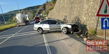 Alkollü otomobil sürücüsü duran otomobile çarptı: 5 yaralı