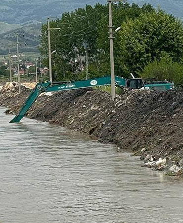 Almus Barajı’nda taşkın alarmı: Turhal’da esnaf kepenk kapattı