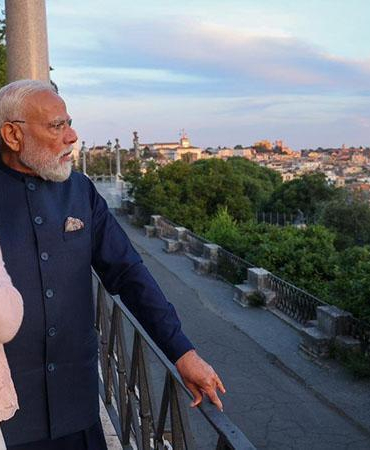 Hindistan Başbakanı Modi, İtalyan mevkidaşı Meloni ile görüştü