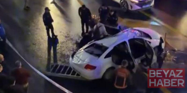 Ankara’da kontrolden çıkan otomobil Sıhhiye Köprüsü