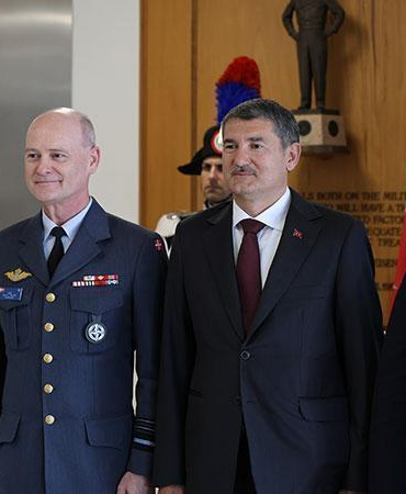 Roma’da ‘Ankara NATO Zirvesi Ekseninde İttifakın Güney Kanadı’ paneli düzenlendi