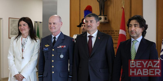 Roma’da ‘Ankara NATO Zirvesi Ekseninde İttifakın Güney Kanadı’ paneli düzenlendi