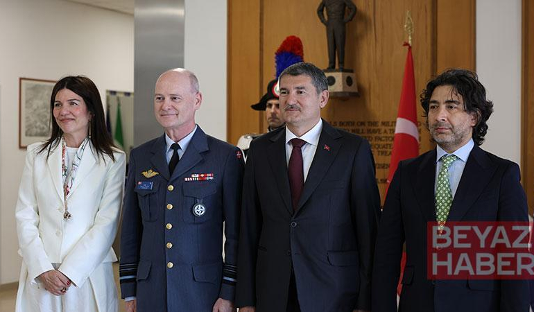 Roma’da ‘Ankara NATO Zirvesi Ekseninde İttifakın Güney Kanadı’ paneli düzenlendi
