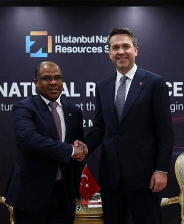 Bakan Alparslan Bayraktar, Libya Petrol ve Gaz Bakanı Abdülsadık ile görüştü