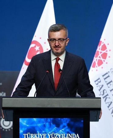 İletişim Başkanı Duran: Türkiye, küresel ekonominin fırtınalı sularında sığınılacak güvenli liman haline gelmiştir