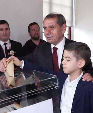 Dursun Özbek oyunu kullandı