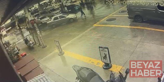 Otomobilin çarptığı yaya yaralandı, kaza kamerada
