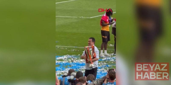 Acun Ilıcalı, Wembley’de Türk bayrağı açıp kupayı kaldırdı