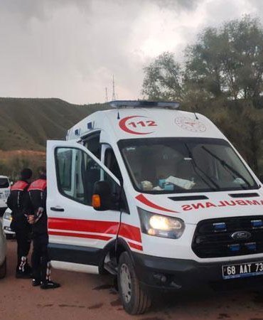 Alacak kavgasında ağabey bıçaklandı, kardeşi darbedildi