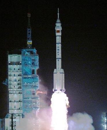 ‘Shenzhou-23’ uzay mekiği Tiengong Uzay İstasyonu