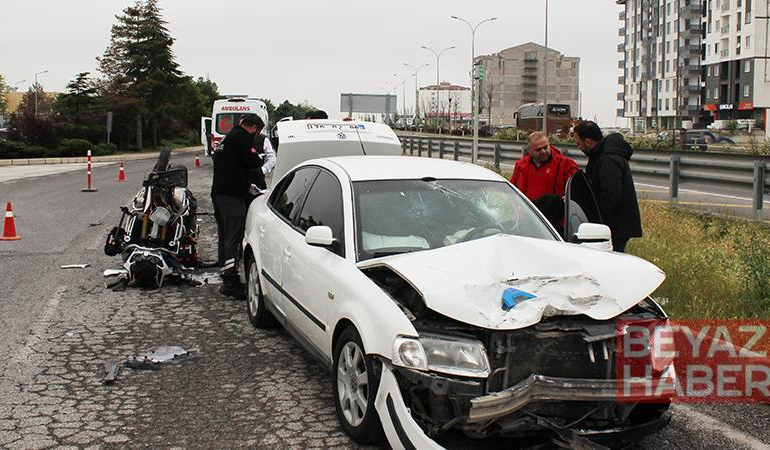 Kullandığı otomobil, eşinin mesai arkadaşının motosikletiyle çarpıştı: 1