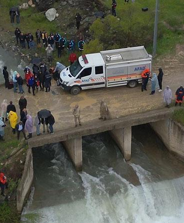 Muş’ta derede kaybolan kadının eşyaları bulundu