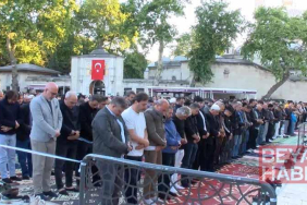 Bayram namazını Eyüpsultan Camii’nde kıldılar