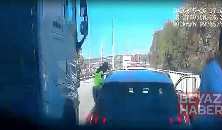 TIR’ın çarptığı uzman çavuş yaralandı; kaza kamerada