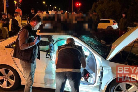 Kazada otomobilin üzerine savrulan motosiklet sürücüsü öldü