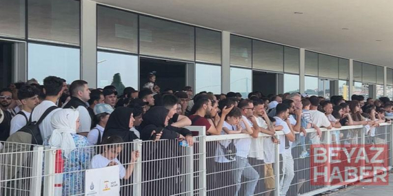 Bayramın ikinci gününde Adalar vapur iskelesinde yoğunluk yaşandı