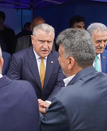 Bakan Bak, memleketi Rize