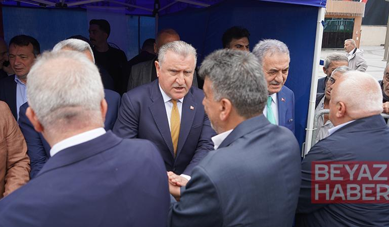 Bakan Bak, memleketi Rize