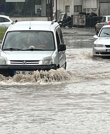 Kütahya’da sağanak yağış
