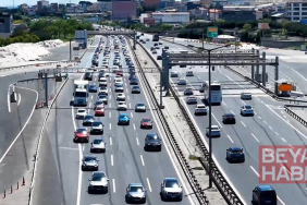 Bayramın son gününde Çamlıca gişelerindeki yoğunluk havadan görüntülendi