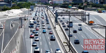Bayramın son gününde Çamlıca gişelerindeki yoğunluk havadan görüntülendi