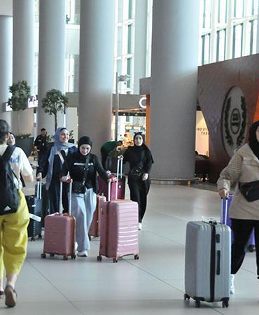 Tatilcilerin dönüşü başladı; İstanbul’daki havalimanlarında 2 bin 470’in üzerinde uçuş bekleniyor