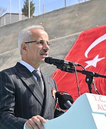 Bakan Uraloğlu: 42 ili birbirine bağlayacak proje, devlet yolundaki trafik yükünü azaltacak