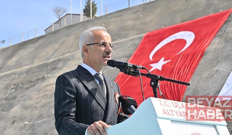 Bakan Uraloğlu: 42 ili birbirine bağlayacak proje, devlet yolundaki trafik yükünü azaltacak
